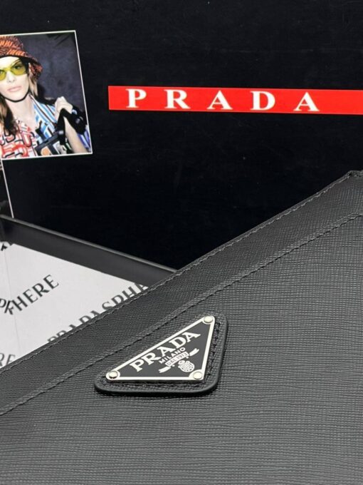 Клатч кожаный Prada A103829 черный - фото 5