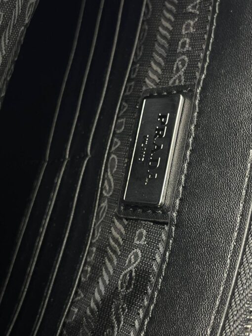 Клатч кожаный Prada A103829 черный - фото 6