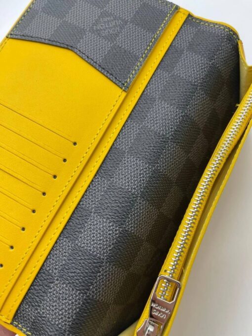 Бумажник Louis Vuitton Brazza A104067 серый / внутри жёлтый 19:10 см - фото 4