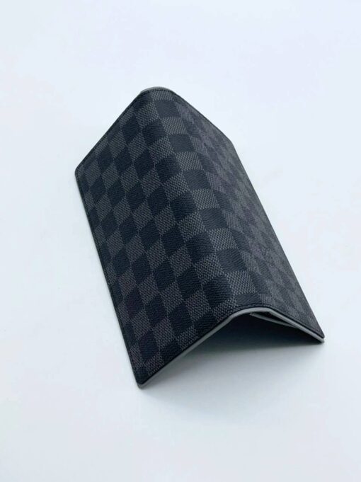 Бумажник Louis Vuitton Brazza A104078 серый / внутри серый 19:10 см - фото 3