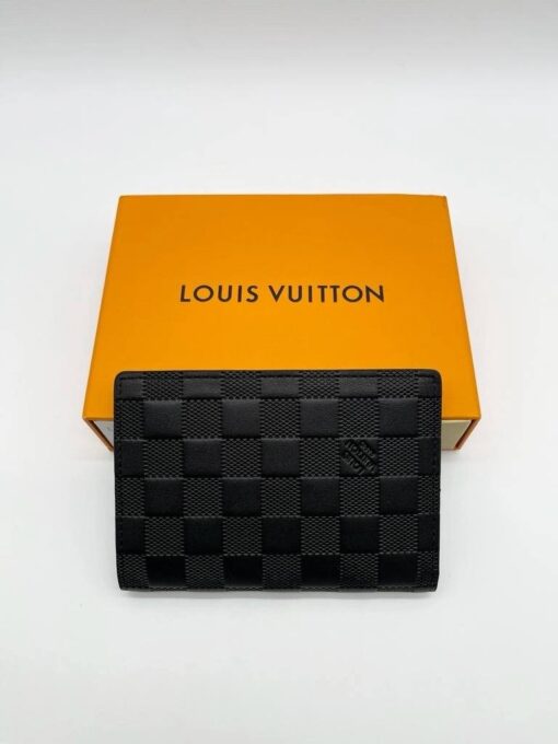 Обложка для паспорта Louis Vuitton A104085 чёрная 14/10 см - фото 1
