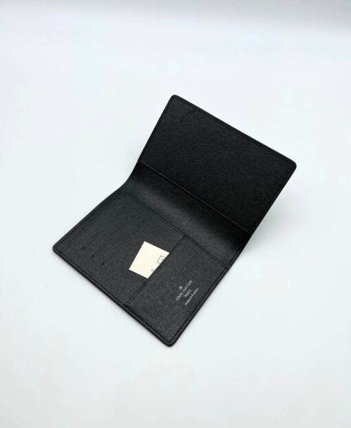 Обложка для паспорта Louis Vuitton A104093 серая 14/10 см - фото 4
