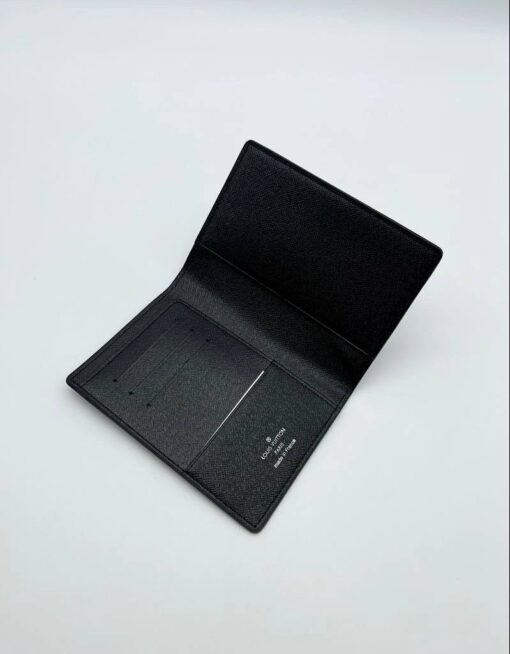 Обложка для паспорта Louis Vuitton A104100 серая 14/10 см - фото 4