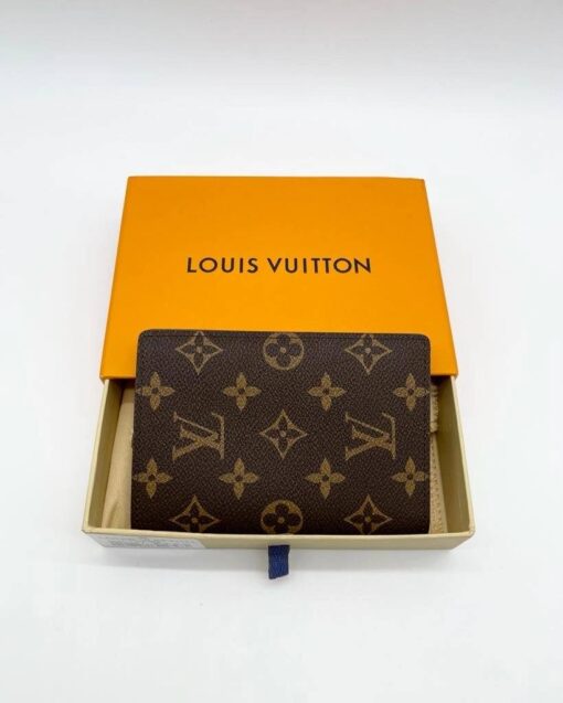 Обложка для паспорта Louis Vuitton A104106 коричневая 14/10 см - фото 1