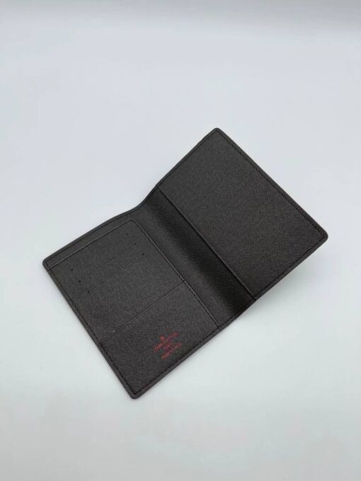 Обложка для паспорта Louis Vuitton A104112 коричневая 14/10 см - фото 4