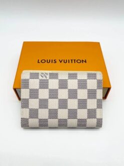 Обложка для паспорта Louis Vuitton A104118 белая 14/10 см - фото 11