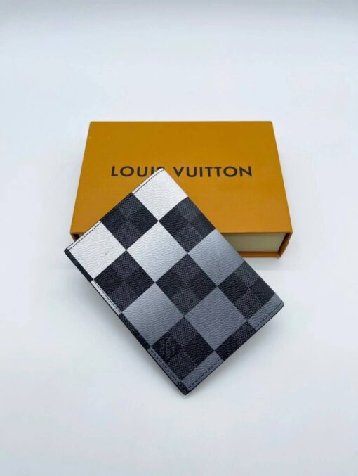 Обложка для паспорта Louis Vuitton A104151 серая 14/10 см - фото 1