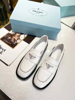 Туфли-лоферы женские Prada Premium A105248 белые