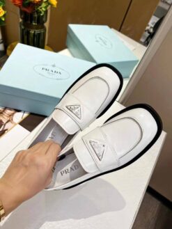 Туфли-лоферы женские Prada Premium A105248 белые