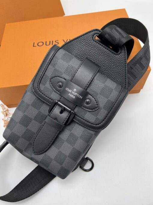 Мужская сумка-кобура Louis Vuitton A104164 из канвы серая 16:14 см - фото 2