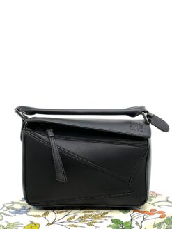 Женская кожаная сумка Loewe A106355 черная 25/15 см