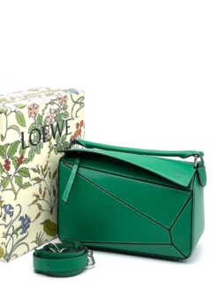 Женская кожаная сумка Loewe A106364 зелёная 30/18 см