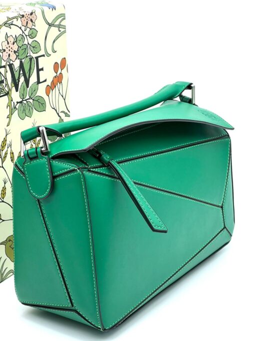 Женская кожаная сумка Loewe A106364 зелёная 30/18 см - фото 5