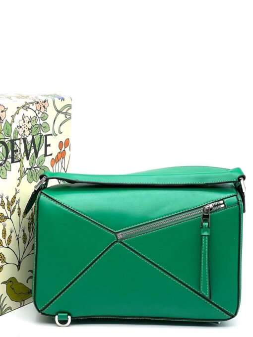 Женская кожаная сумка Loewe A106364 зелёная 30/18 см - фото 4