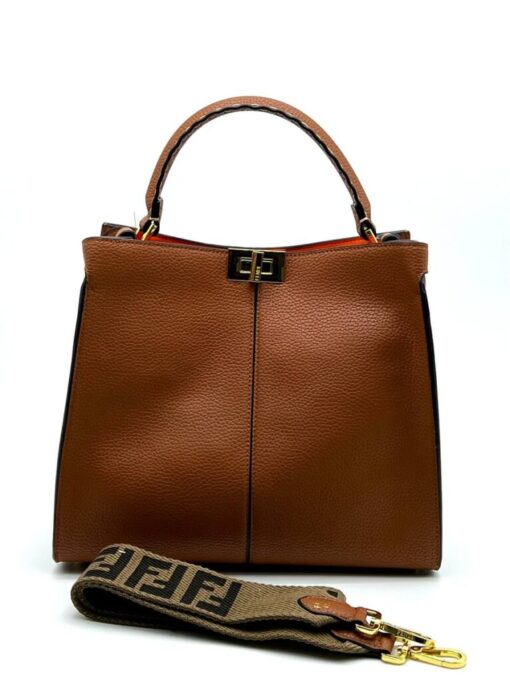 Женская сумка Fendi A107245 коричневая 32x28 см - фото 1