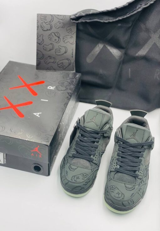Кроссовки Nike Air Jordan 4 Retro Kaws Dark Grey - фото 4