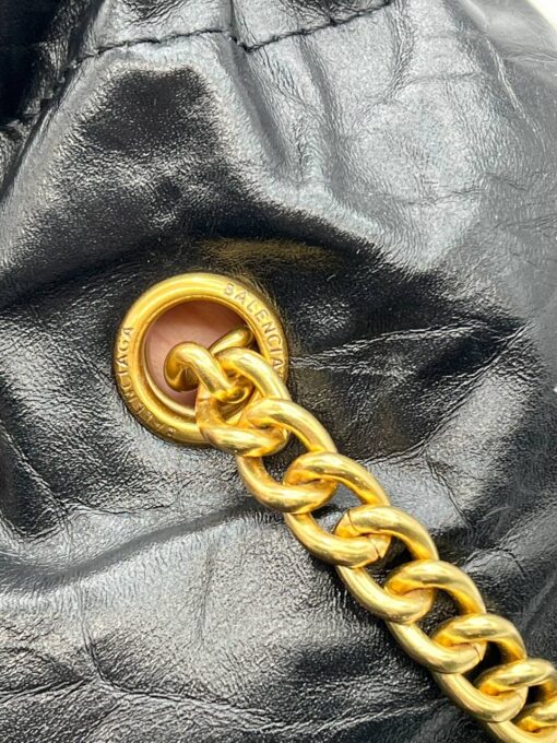 Женская кожаная сумка Balenciaga Crush Tote Bag Black 30/30 см - фото 6