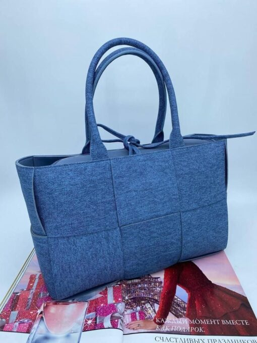 Женская тканевая сумка Bottega Veneta голубая 36/25/11 см - фото 1