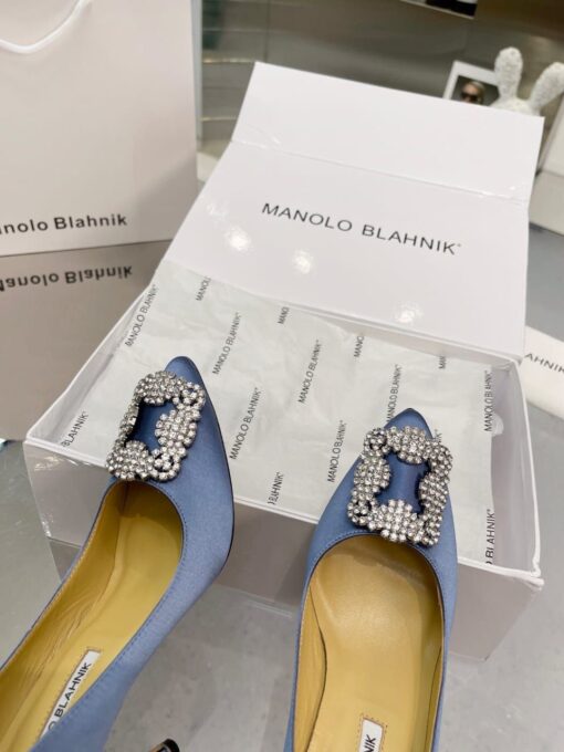 Атласные женские туфли Manolo Blahnik Hangisi 7 см каблук голубые - фото 3