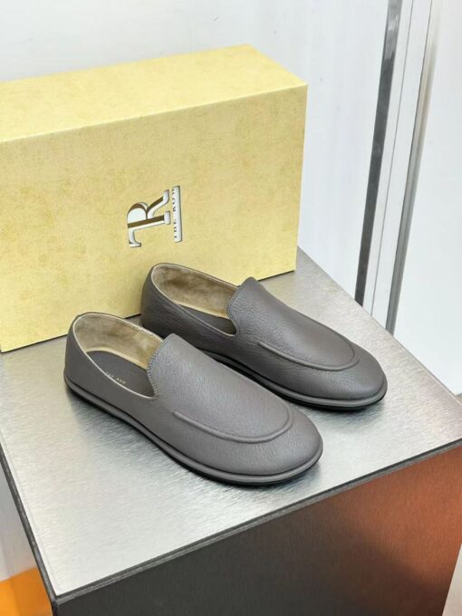 Мокасины The Row Canal Loafer in Leather F1258L74 Premium Grey - фото 1