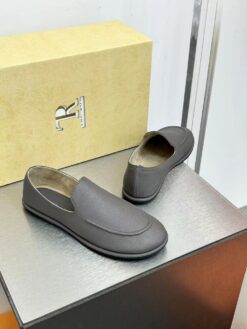 Мокасины The Row Canal Loafer in Leather F1258L74 Premium Grey