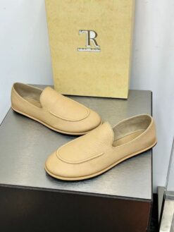 Мокасины The Row Canal Loafer in Leather F1258L74 Premium Beige