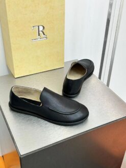 Мокасины The Row Canal Loafer in Leather F1258L74 Premium Black