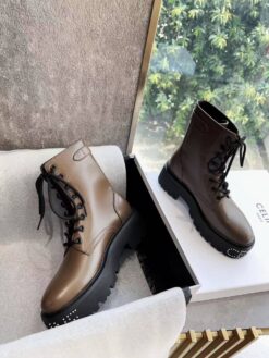 Ботинки Celine Lace-Up Boot With Triomphe And Studded Outsole Bulky In Shiny Bullskin 346293579C Khaki