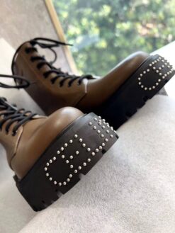 Ботинки Celine Lace-Up Boot With Triomphe And Studded Outsole Bulky In Shiny Bullskin 346293579C Khaki