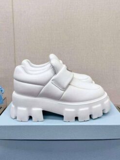 Туфли-ботинки Prada Monolith A113660 белые - фото 11