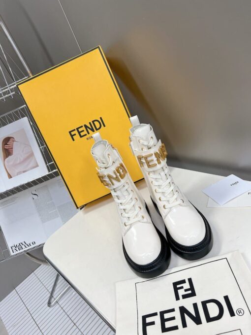 Ботинки Fendi Fendigraphy Leather Biker Boots 8T8355AKY6F1H1K Premium White - фото 2