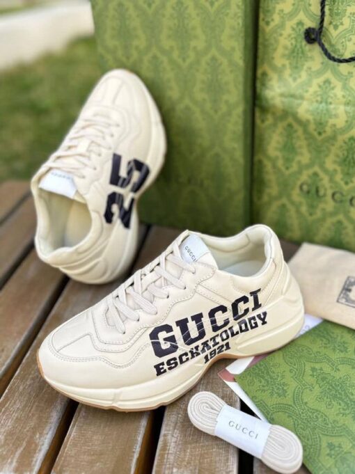 Кроссовки Gucci Rhyton A114454 бежевые - фото 1