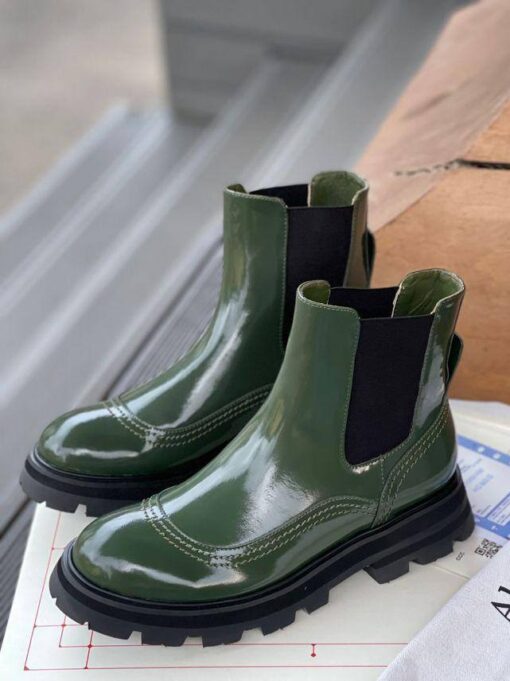 Ботинки женские Alexander McQueen A114619 лакированные зелёные - фото 1