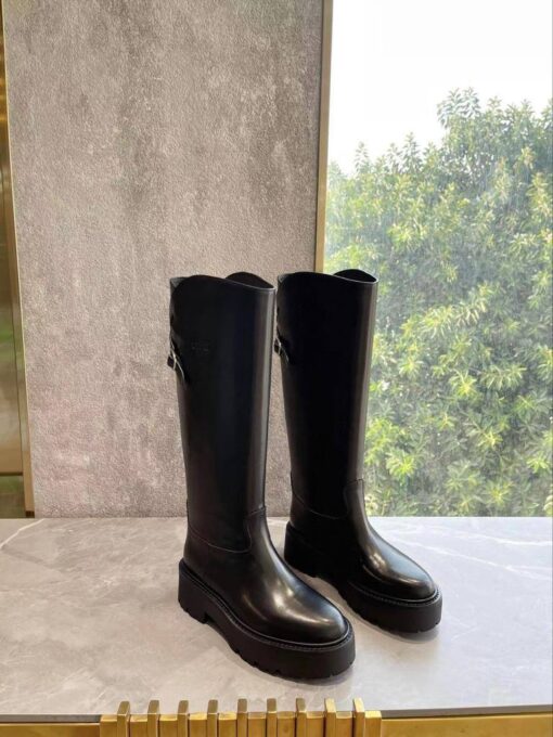 Сапоги Celine Bulky High Buckle Boot In Calfskin 352023554D Premium Black - фото 3