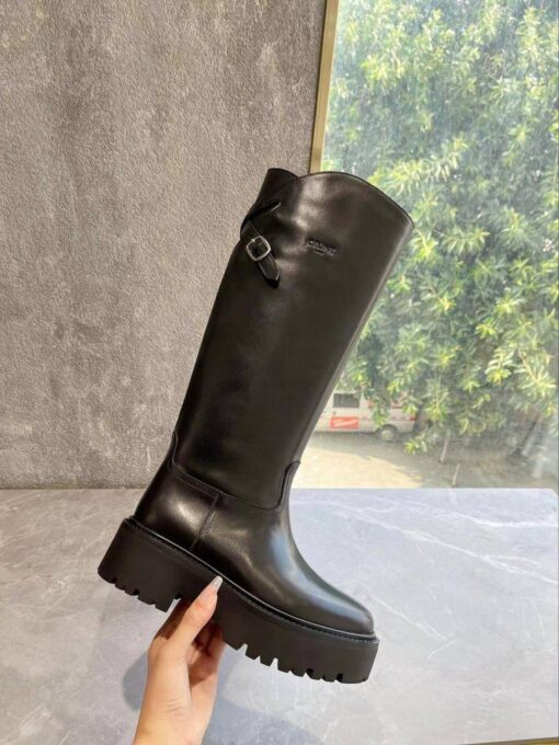 Сапоги Celine Bulky High Buckle Boot In Calfskin 352023554D Premium Black - фото 4