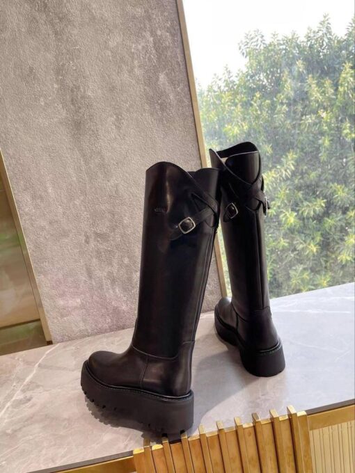 Сапоги Celine Bulky High Buckle Boot In Calfskin 352023554D Premium Black - фото 5
