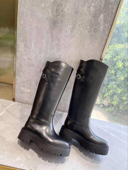 Сапоги Celine Bulky High Buckle Boot In Calfskin 352023554D Premium Black - фото 9