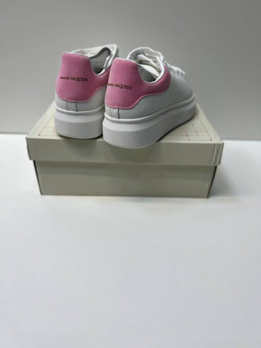 Кроссовки Alexander McQueen Oversized Larry A114839 White Pink - фото 2