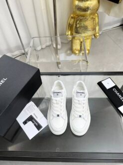 Кроссовки женские Chanel A115608 белые