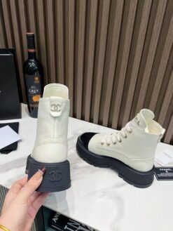 Ботинки Chanel A115688 белые