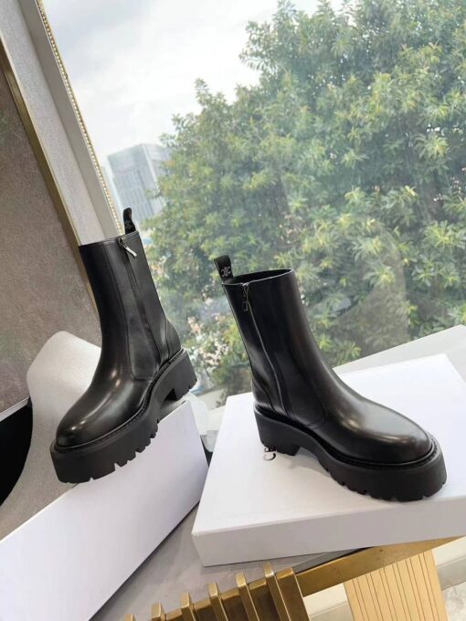 Ботинки Celine Bulky Boots With Zip And Triomphe In Calfskin 352033554C Black - фото 8