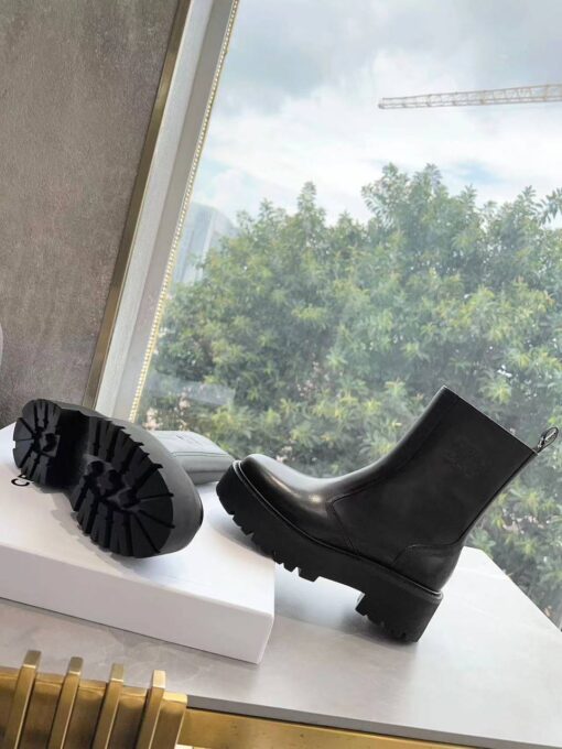 Ботинки Celine Bulky Boots With Zip And Triomphe In Calfskin 352033554C Black - фото 2