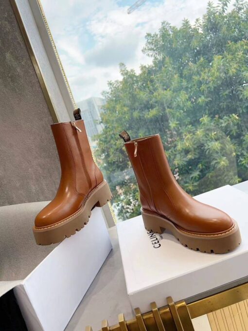 Ботинки Celine Bulky Boots With Zip And Triomphe In Calfskin 352033554C F.Brown - фото 4