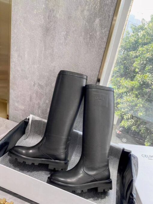 Сапоги Celine Bulky High Buckle Boot In Calfskin 352023554F Premium Black - фото 6