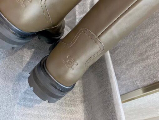 Сапоги Celine Bulky High Buckle Boot In Calfskin 352023554F Premium L.Brown - фото 6