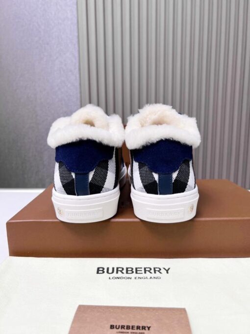 Кроссовки Burberry A116456 зимние с мехом синие - фото 9
