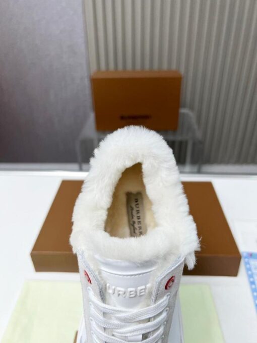 Кроссовки Burberry A116474 зимние с мехом белые - фото 4