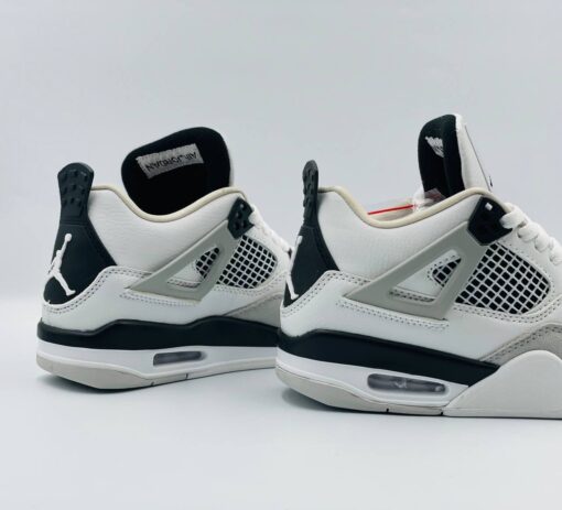 Кроссовки Nike Air Jordan 4 Retro White Black зимние c мехом - фото 3