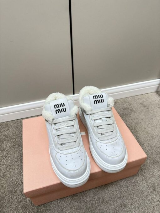 Кроссовки Miu Miu Bleached Leather Sneakers 5E892D Winter Premium White - фото 2