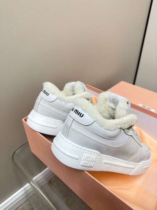 Кроссовки Miu Miu Bleached Leather Sneakers 5E892D Winter Premium White - фото 4